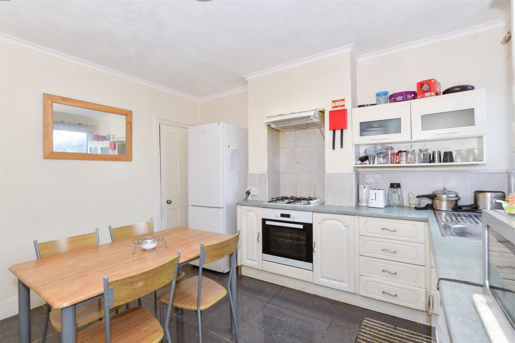 Kitchen/ Breakfast Room