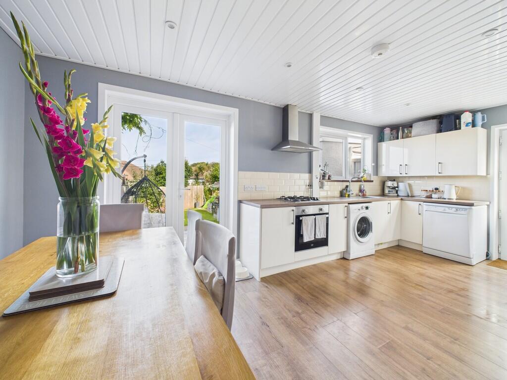 CAM02089G0-PR0575...