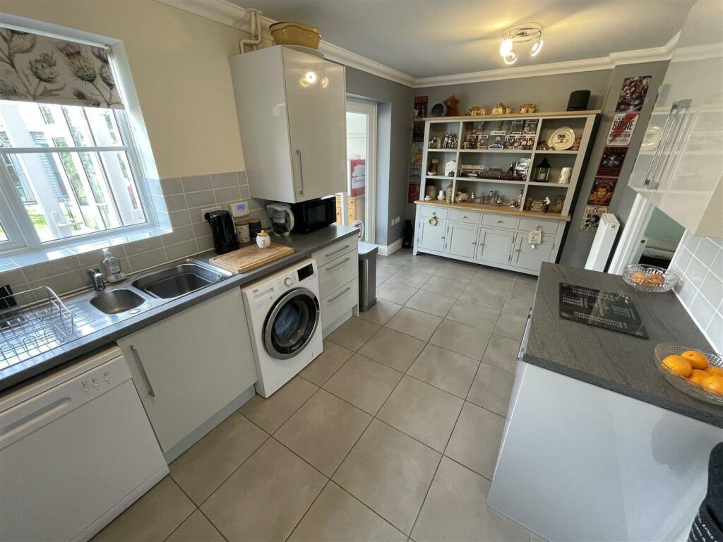 Kitchen .jpg