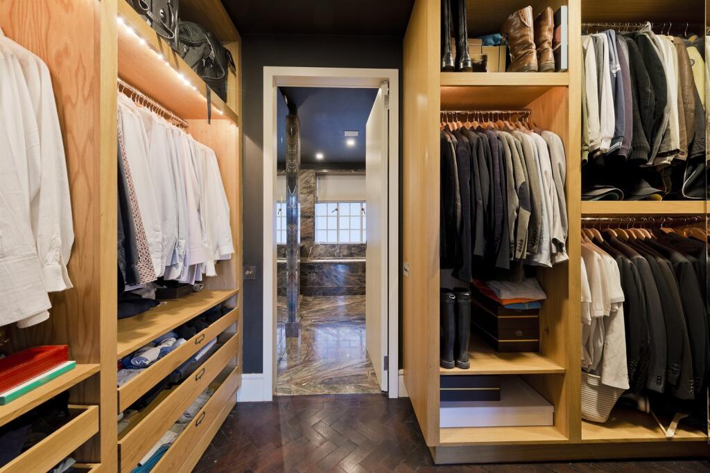 Walk in Wardrobe