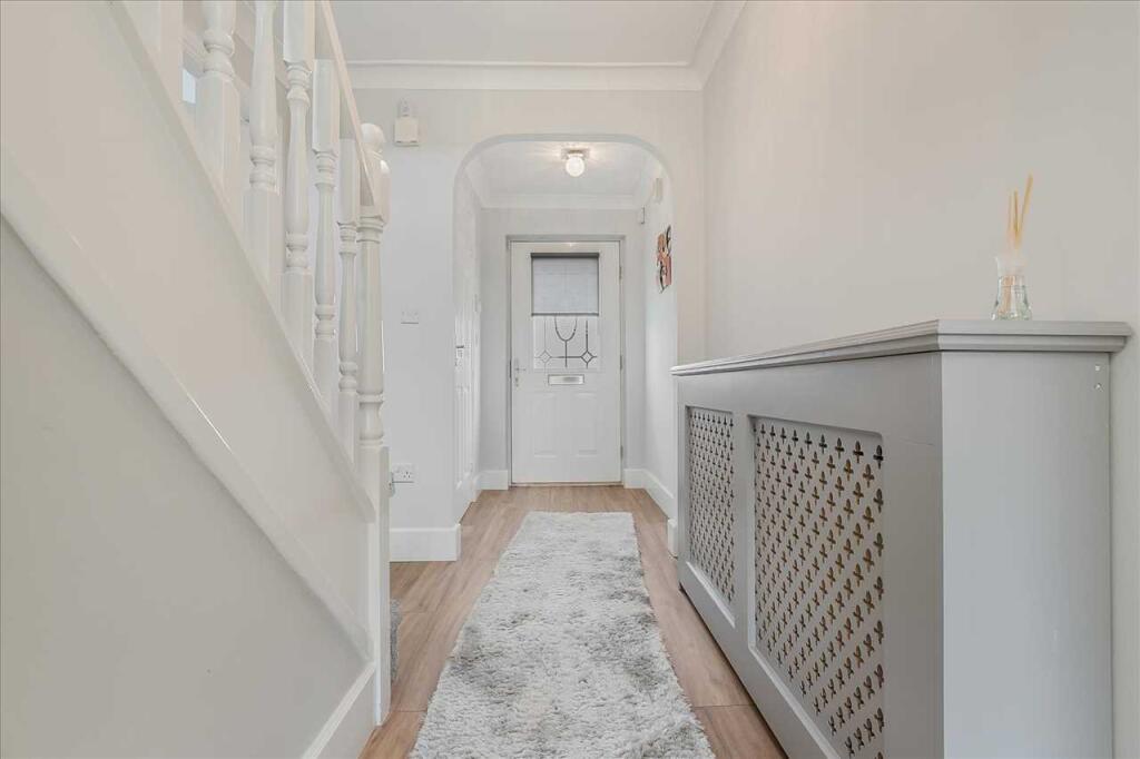 Entrance Hallway (1)