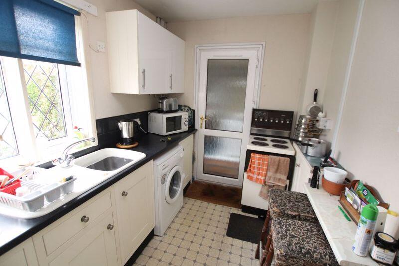 Kitchen photo 2