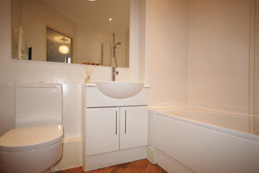 En-suite Bathroom/WC