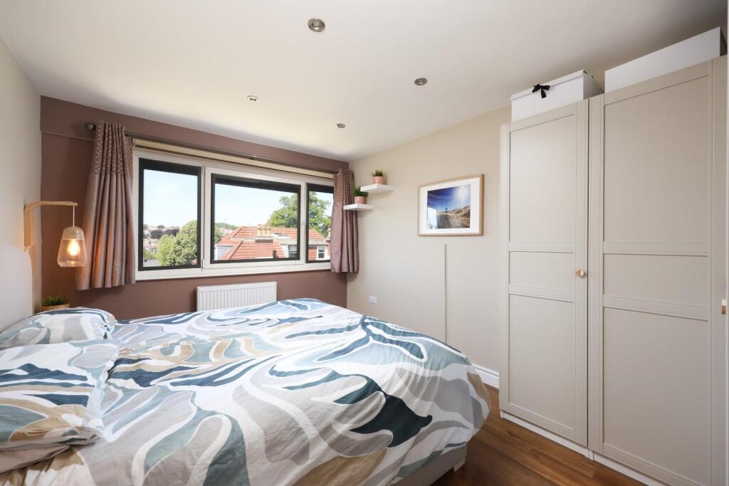 2 Courtside Mews 22.JPG