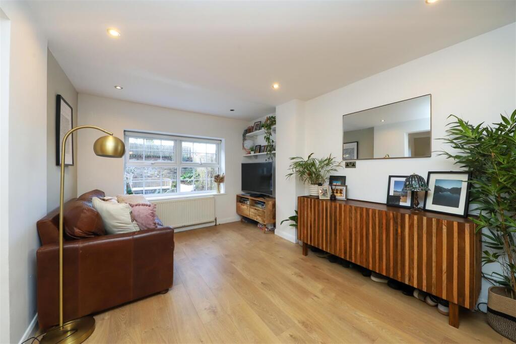 Westbury Lodge Close