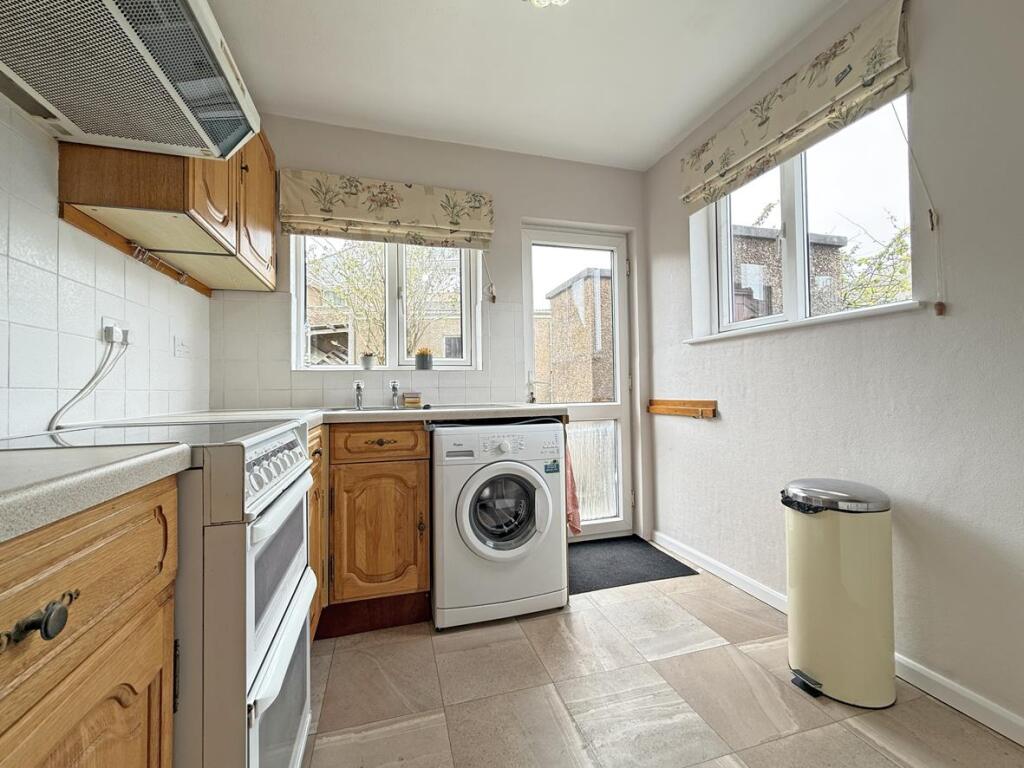 Tor Road 47 - Kitchen.jpg