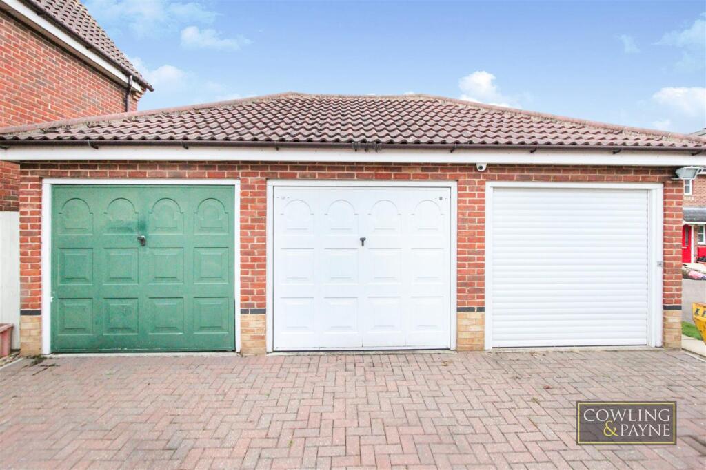 Single Garage/Parking