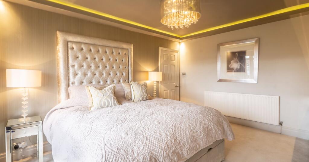 Master bedrooom