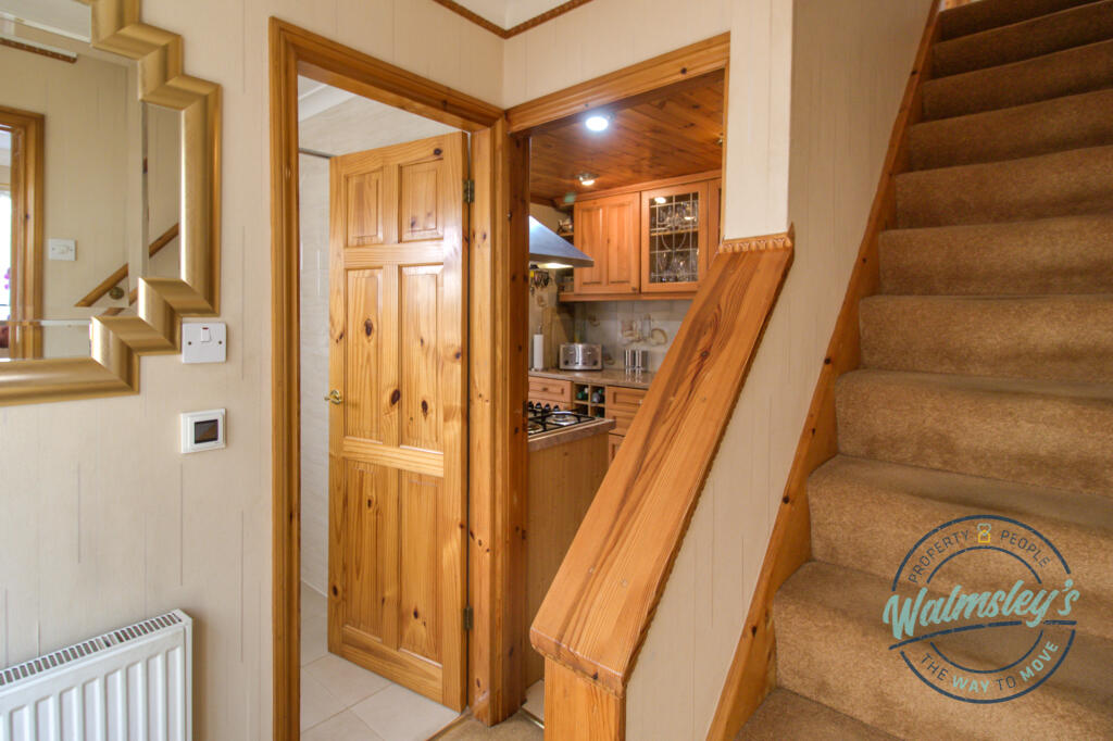 Hallway &amp; kitchen, wet room