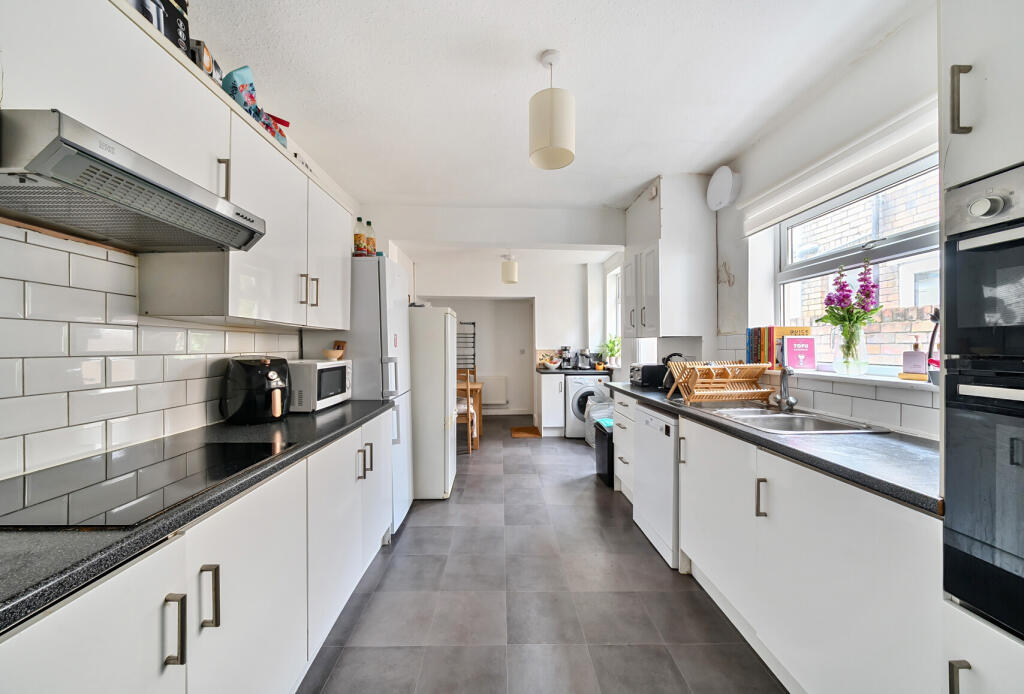 1301353-9-683975f...