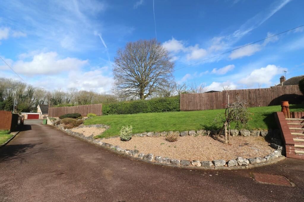 Driveway &amp; Front Garden.JPG