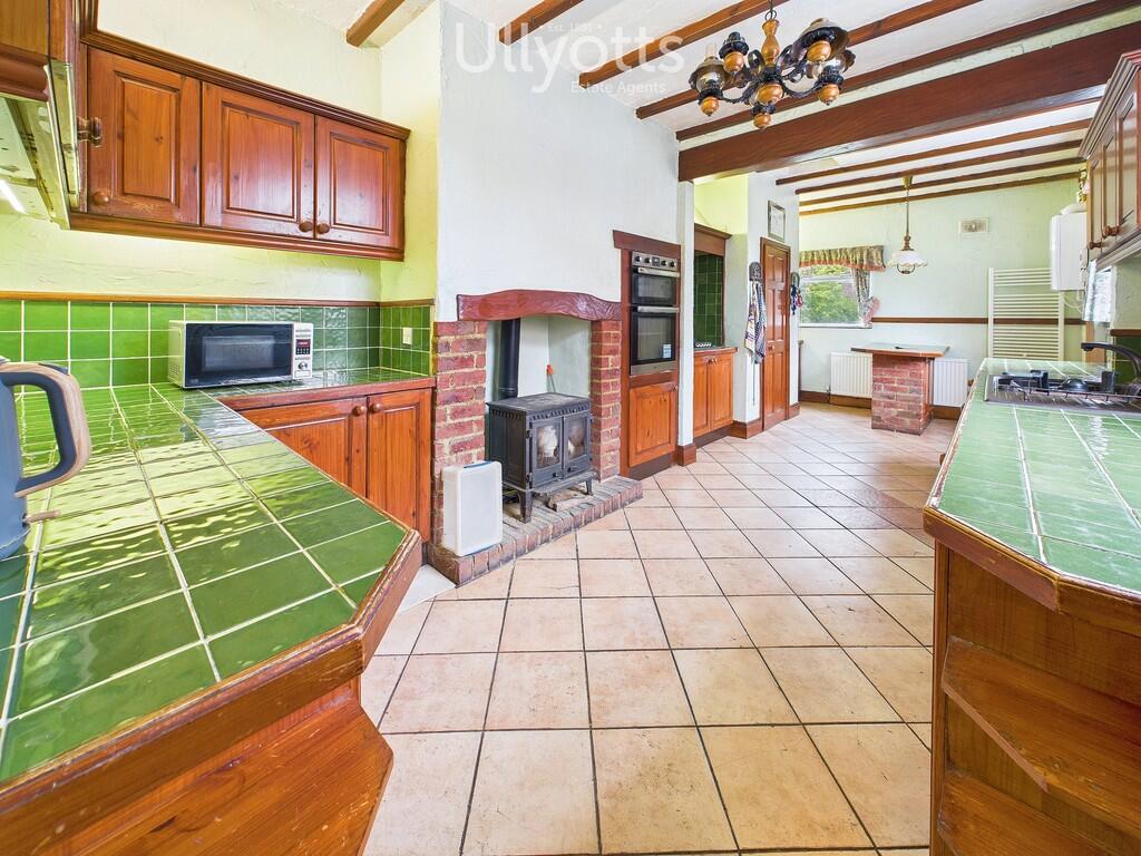 kitchen/Breakfast...