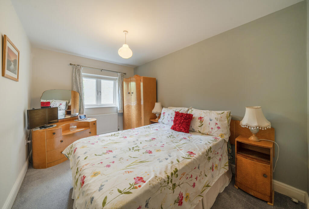 1366056-18-68ee63...