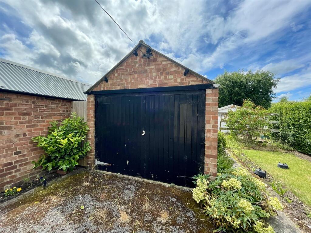 GARAGE