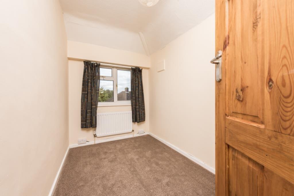 26 Maple Close bedroom3