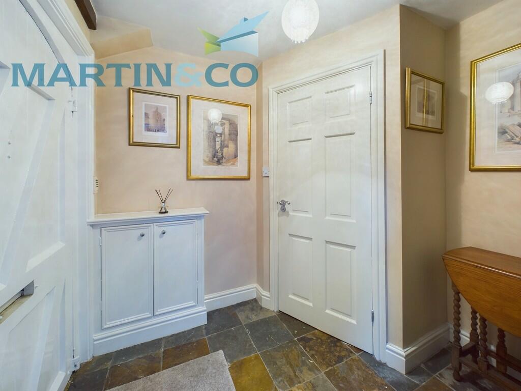 CAM01870G0-PR0143...