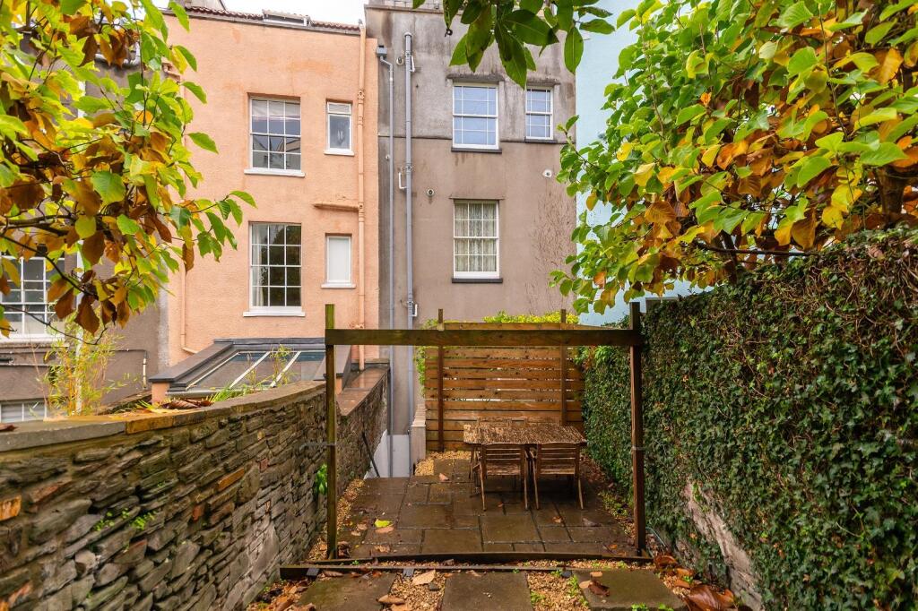 1C0ATHS - External G.jpg