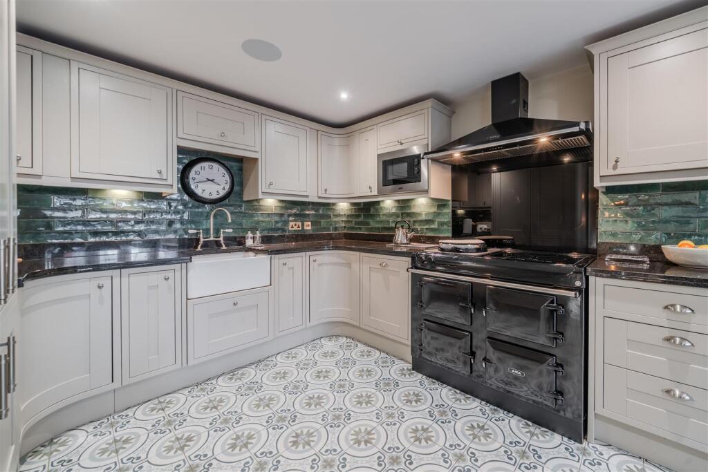 Kitchen-3.jpg