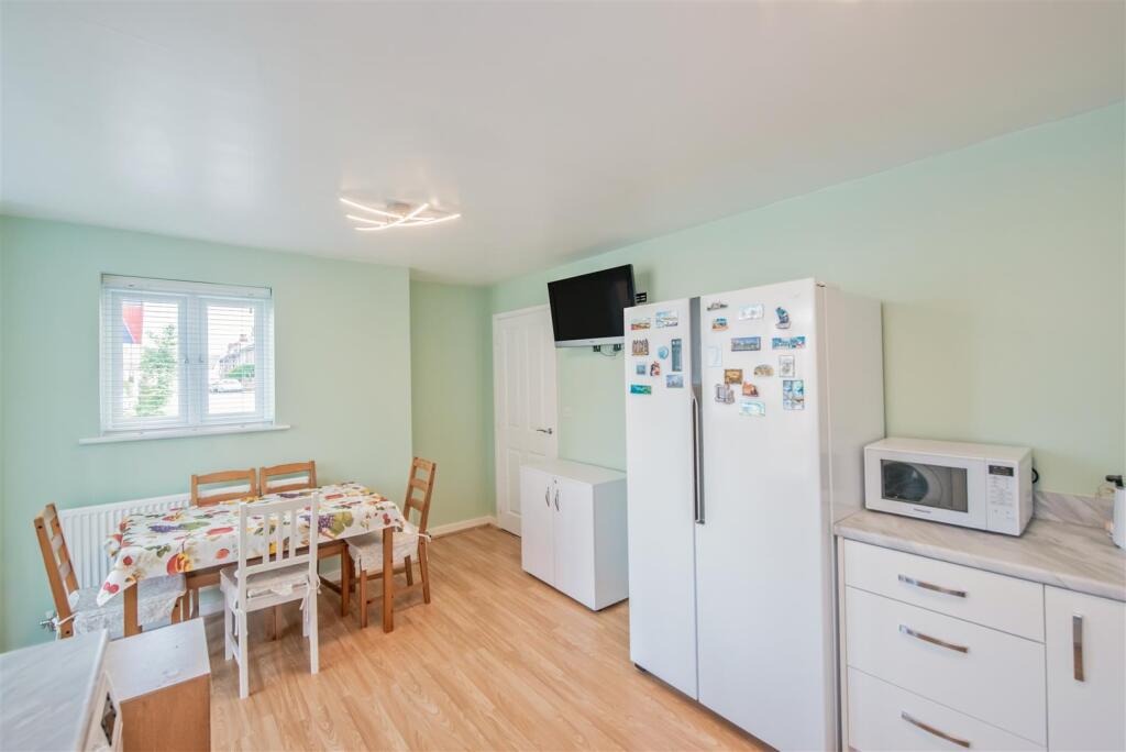 Fitted Dining Kitchen: