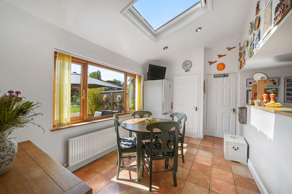 PT-TV-Laburnams-2...