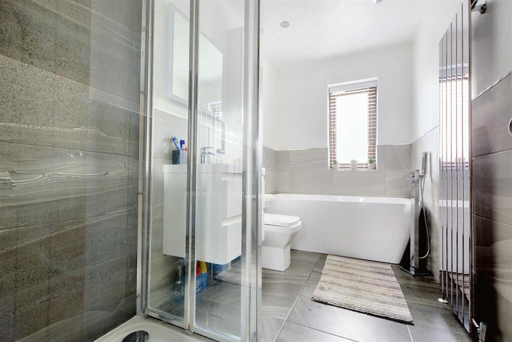 Shower Room_1.jpeg