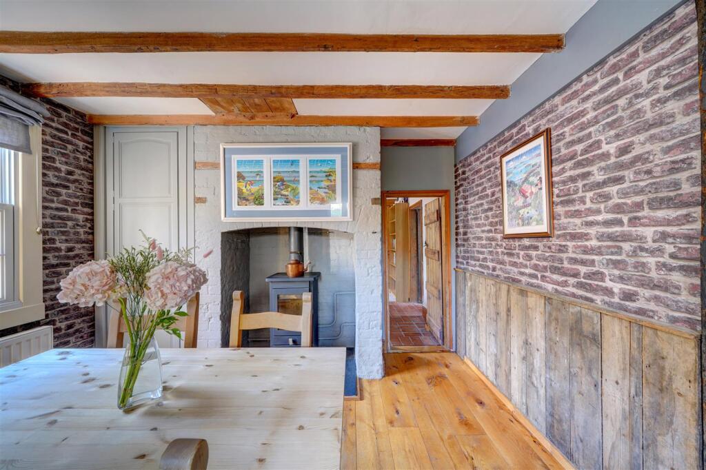 Parkfield Cottage (25).jpg