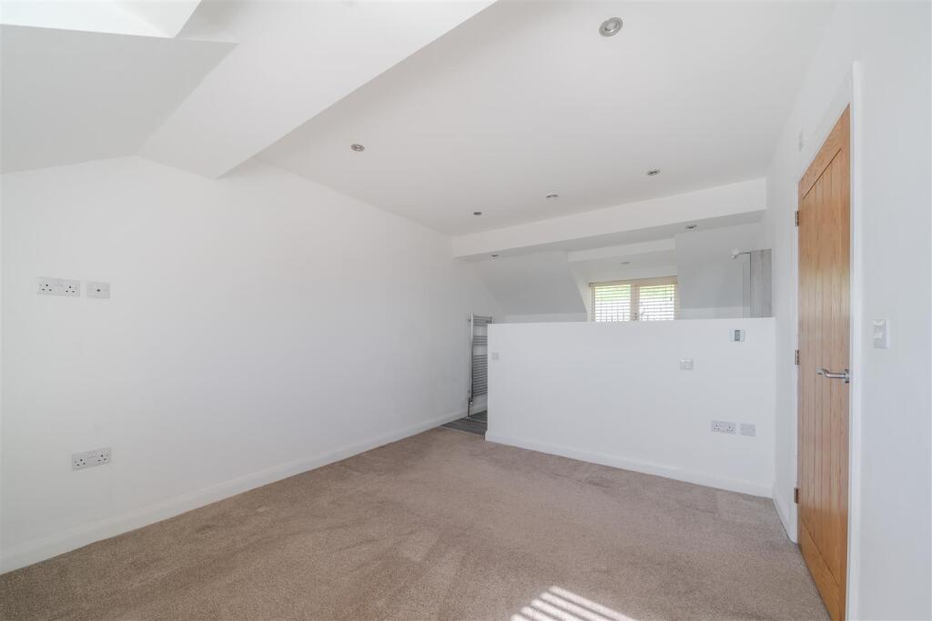Bedroom3-2.jpg