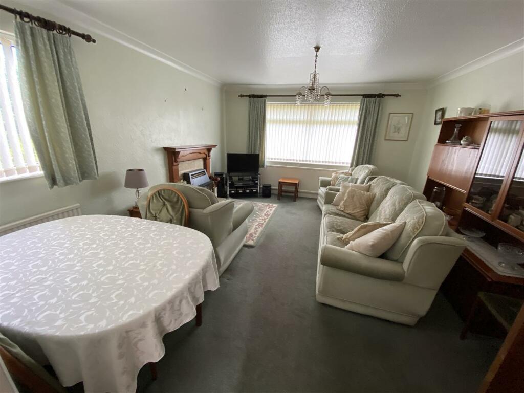 Lounge: