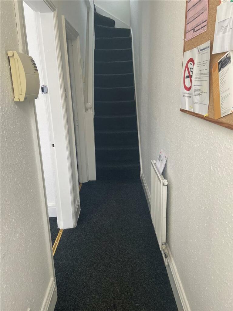 Hallway 1.JPG