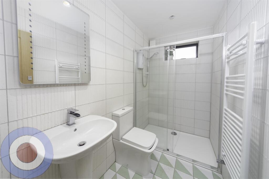 bathroom-Edit.jpg
