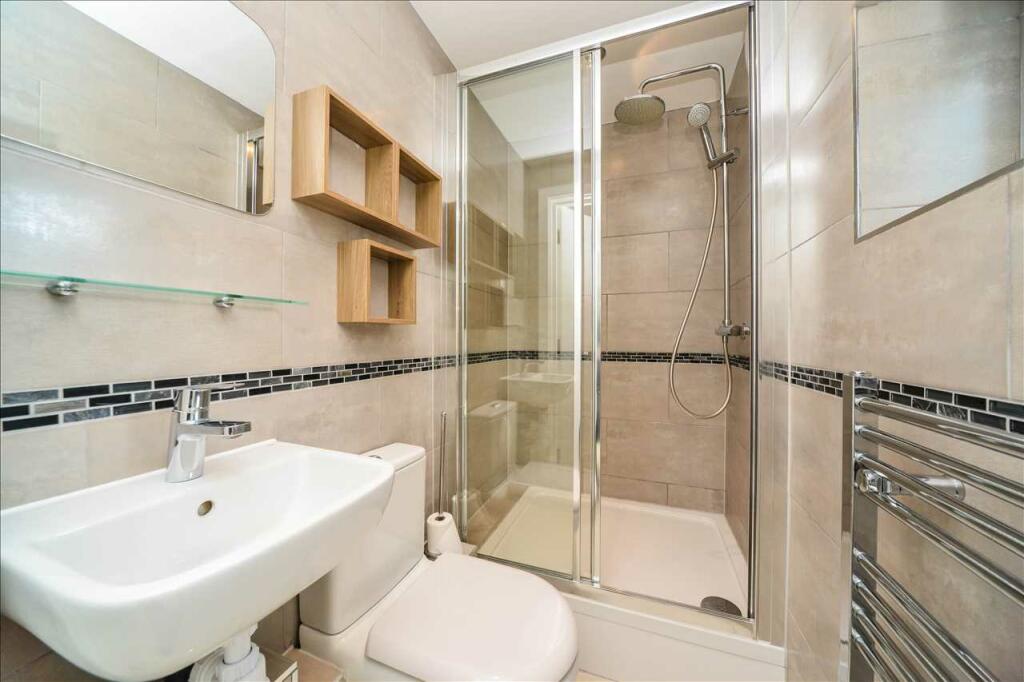 En-sute Shower room
