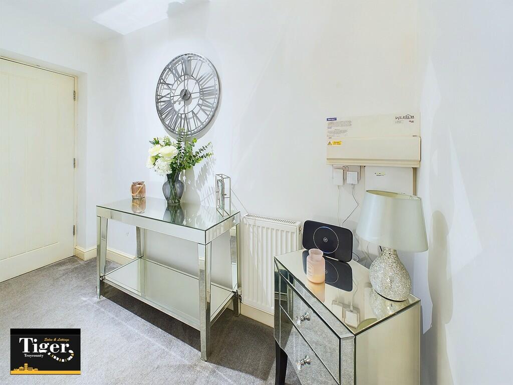 CAM02176G0-PR0411...