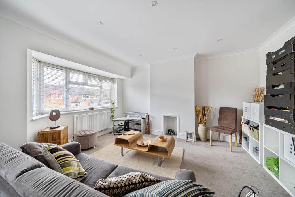 1369665-5-68f21aa...