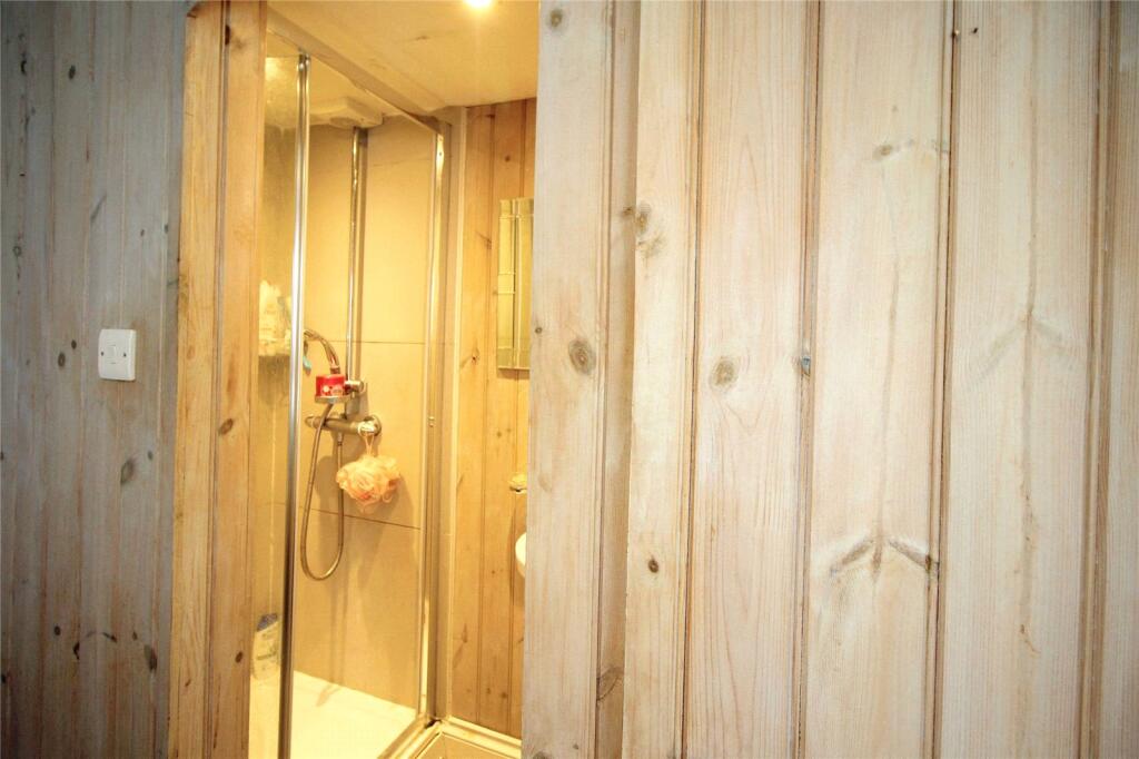 En-Suite Shower
