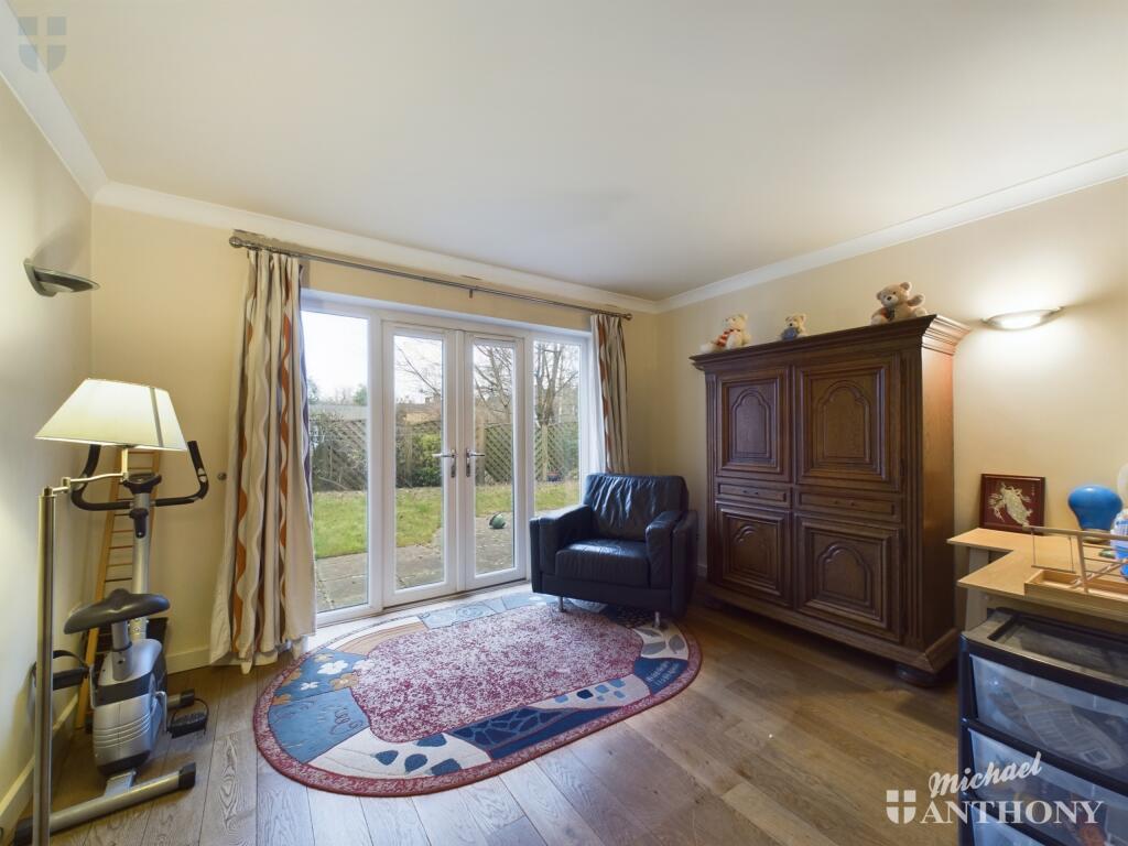 CAM03218G0-PR0527-STILL005