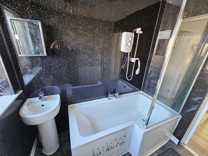 Bathroom Additional Image