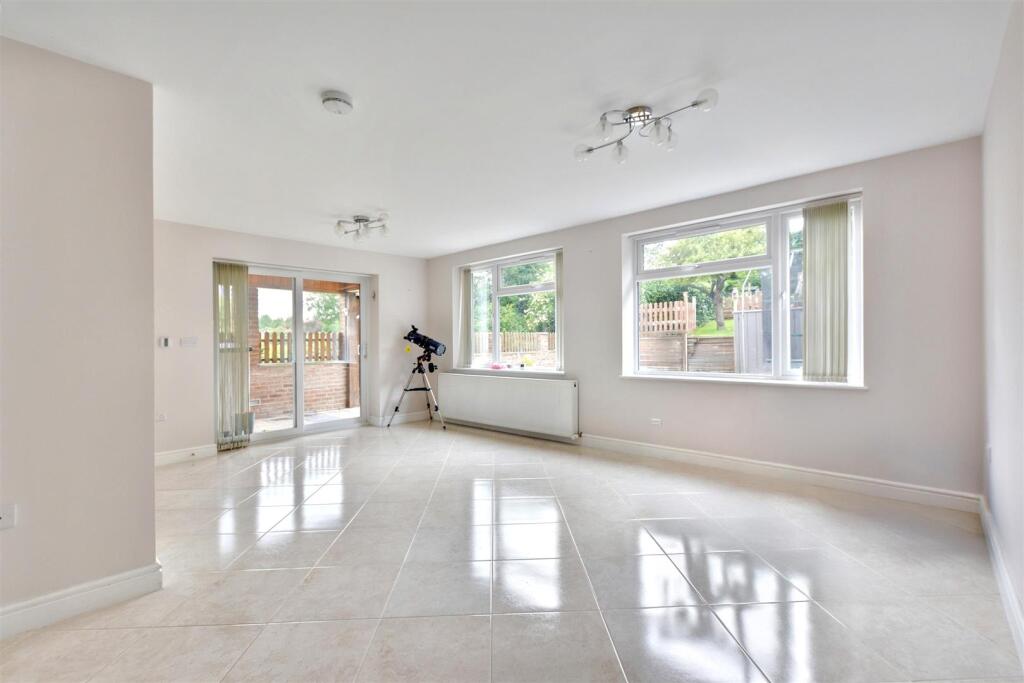 Reception Room_2.jpeg