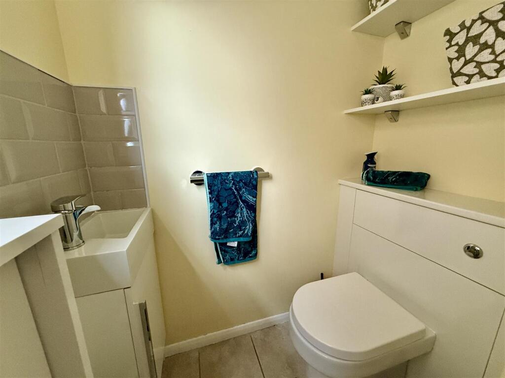 CLOAKS/WC