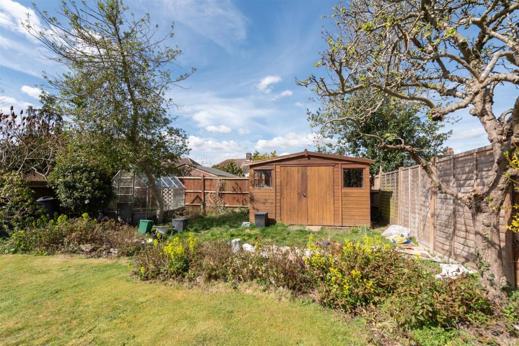 Queen Elizabrth Dr 5.jpg