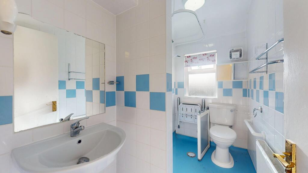 7 Canonsleigh Road, Dagenham, RM9 4DJ
