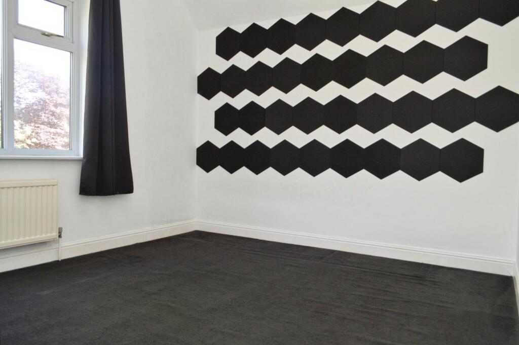 65559624-Bed 202.JPG