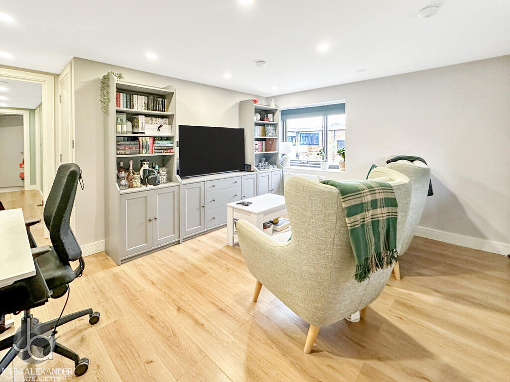 20250903_09375548...