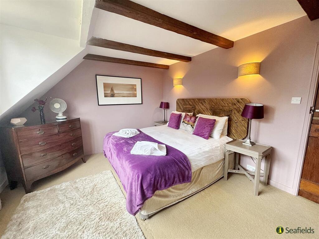 1 of 5 Bedrooms