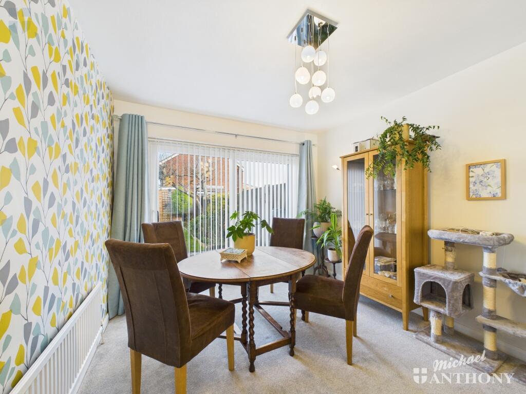 CAM03218G0-PR0546-STILL010