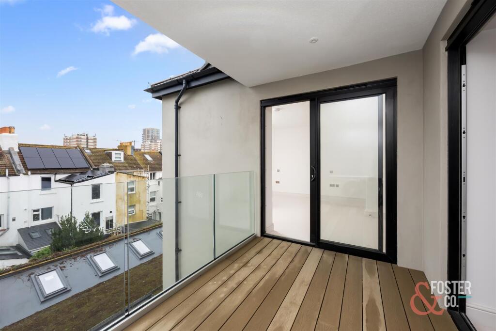 Clarendon Villas, 51 - Flat 7-004.jpg