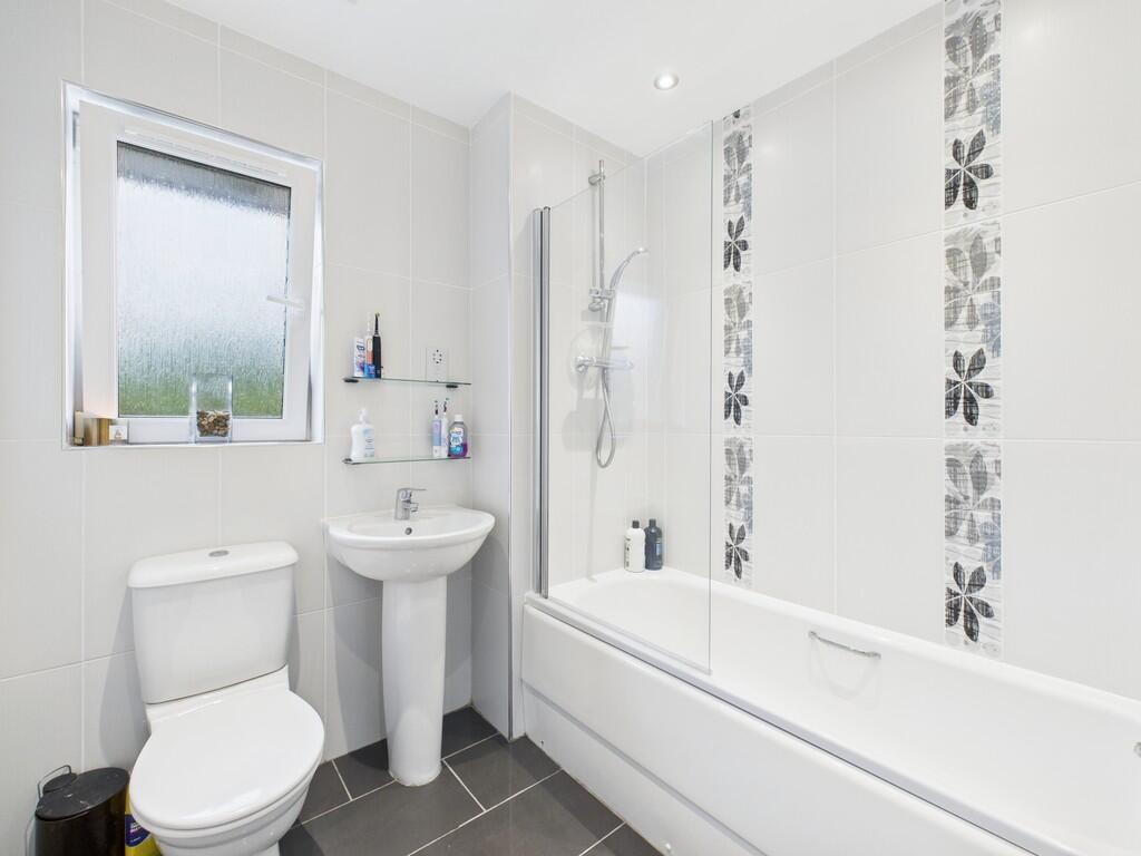 CAM05526G0-PR0044...