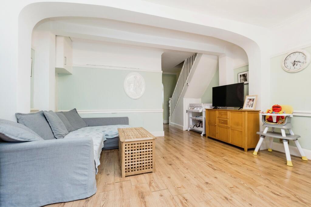 Lounge/Dining Room