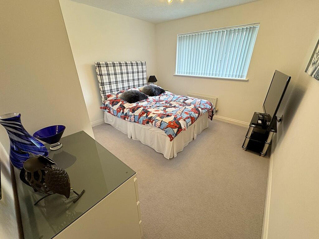 Bedroom 3 alt ang...