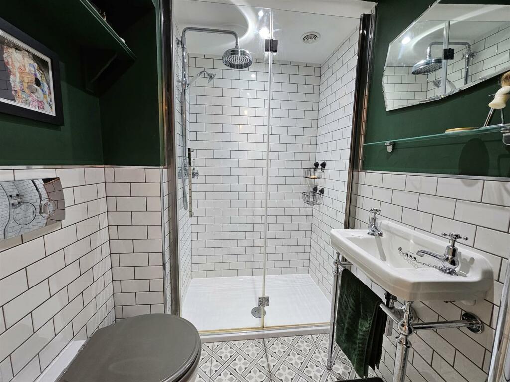 Beautiful Shower Room