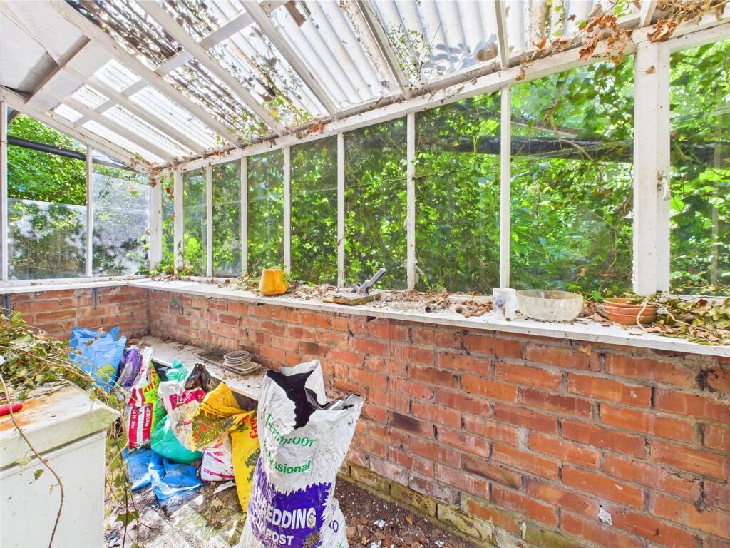 Lean-To Greenhouse